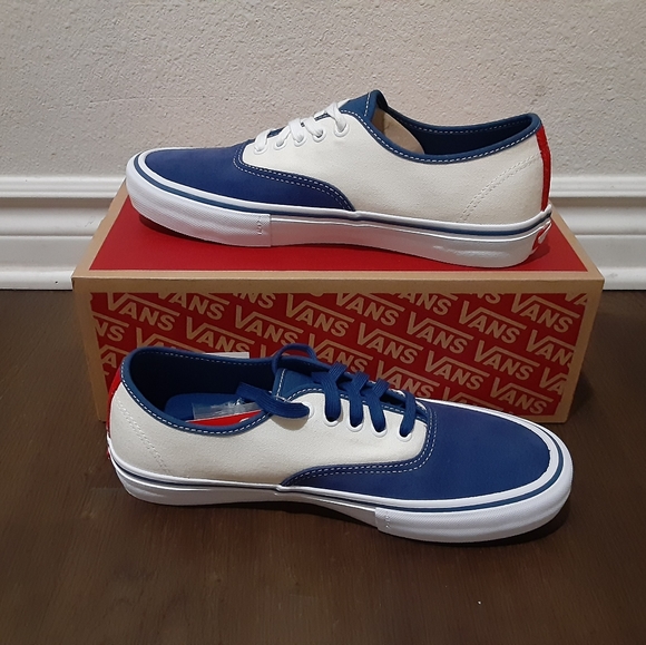 Vans - Picture 4 of 4